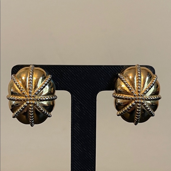 Vintage Burberrys Gold Plated Domed Shaped Starburst Clip-on Earrings - Picture 5 of 8